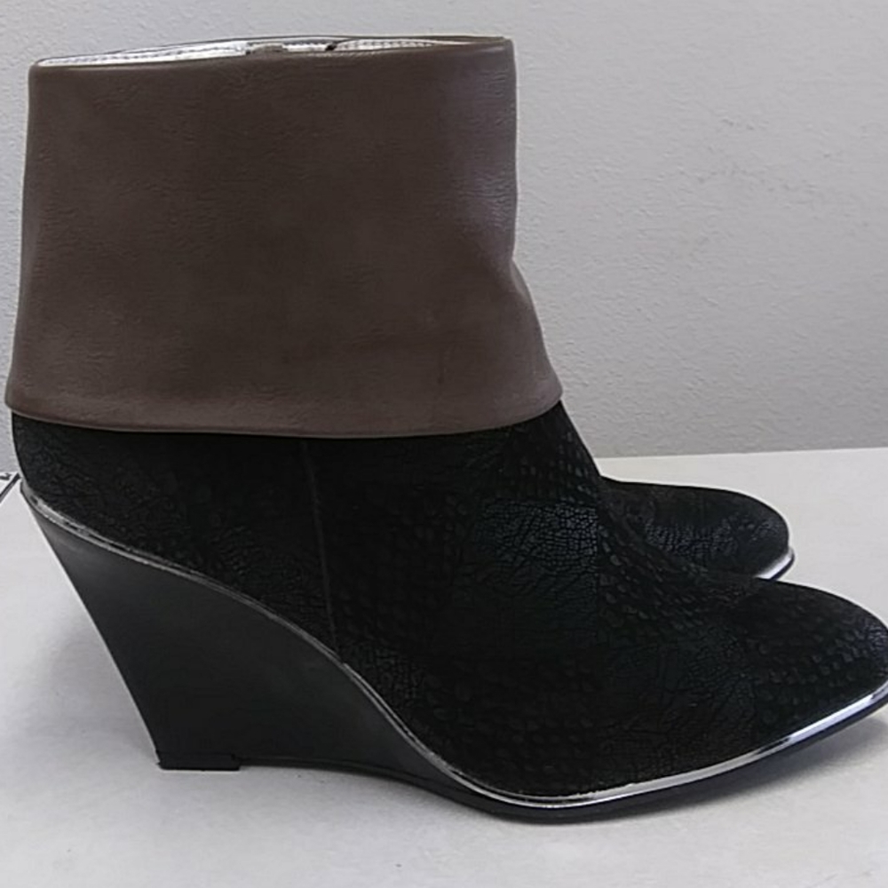 Ankle Boots - Picture 3 of 4
